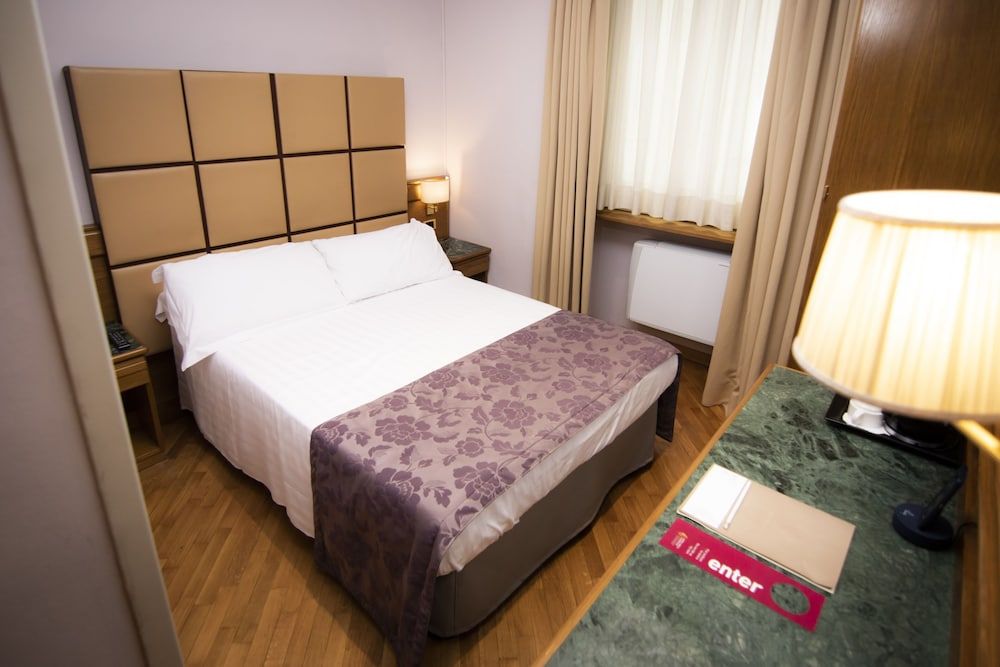 Hotel Giolli Nazionale Double or Twin Room (Small) 4