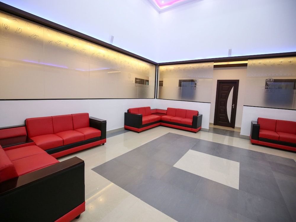 undefined OYO 10152 Rail View Residency 5