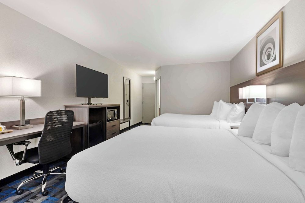 Standard Room, 2 Queen Beds, Non Smoking