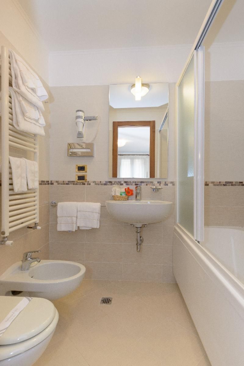 undefined Unahotels Ala Venezia - Adults Only 8