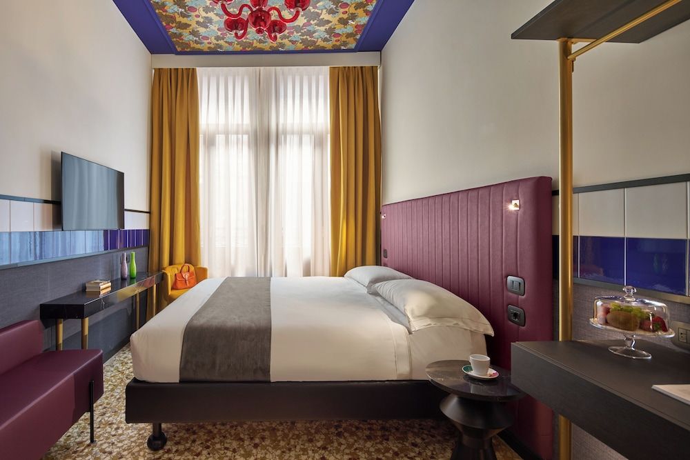 Unahotels Ala Venezia - Adults Only Deluxe Room View, with double bed or 2 single beds 9