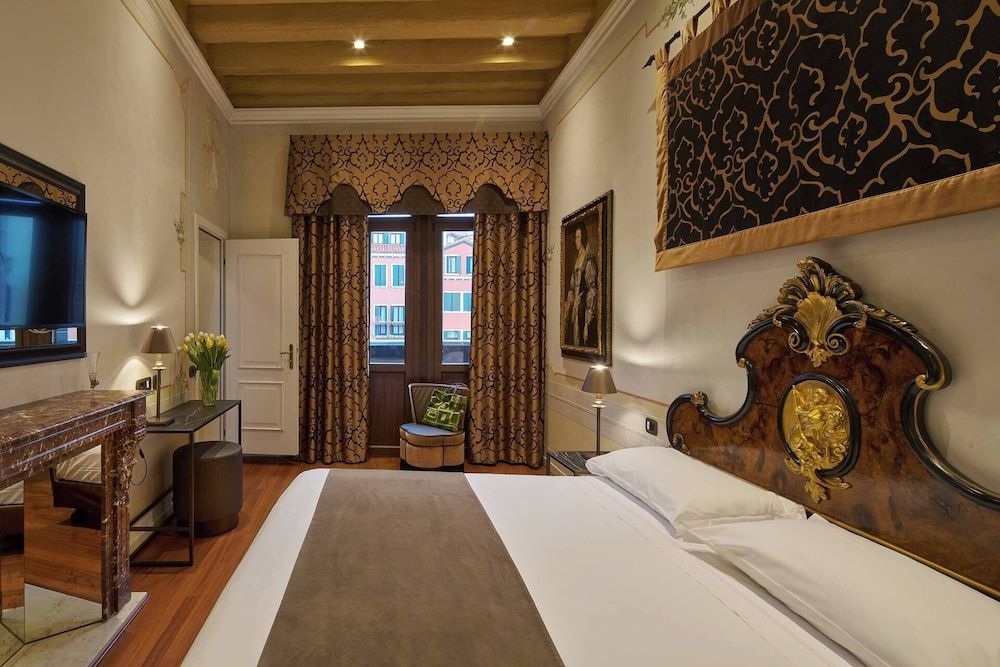 Unahotels Ala Venezia - Adults Only Deluxe Room View, with double bed or 2 single beds 7