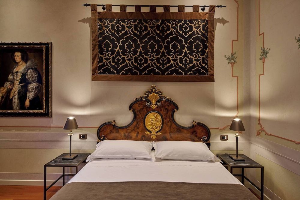 Unahotels Ala Venezia - Adults Only Deluxe Room View, with double bed or 2 single beds 8