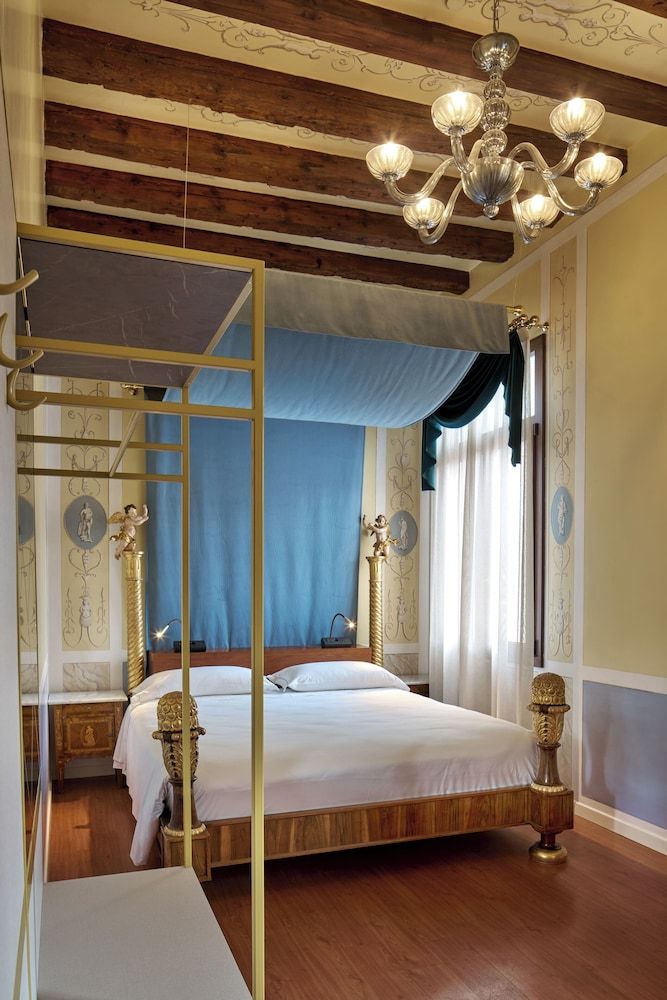 Unahotels Ala Venezia - Adults Only Deluxe Room View, with double bed or 2 single beds 45