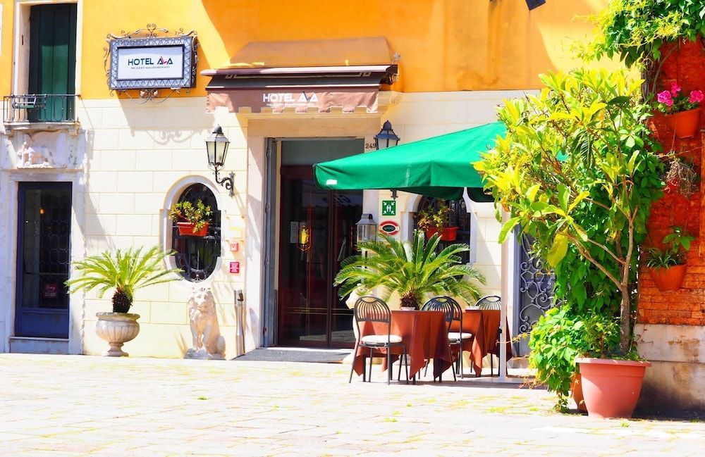 undefined Unahotels Ala Venezia - Adults Only 5