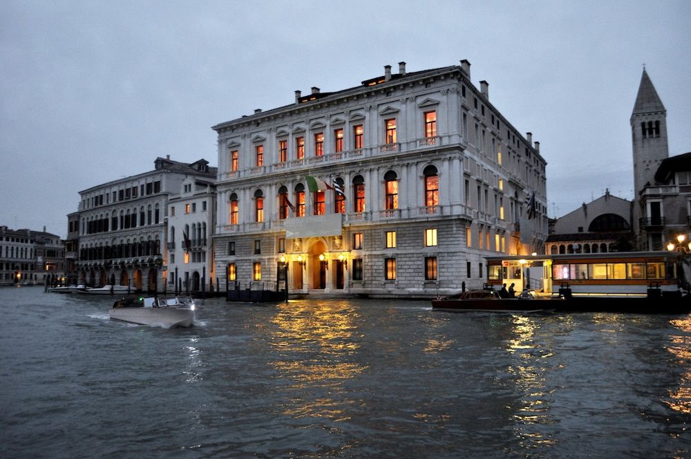 undefined Unahotels Ala Venezia - Adults Only 6