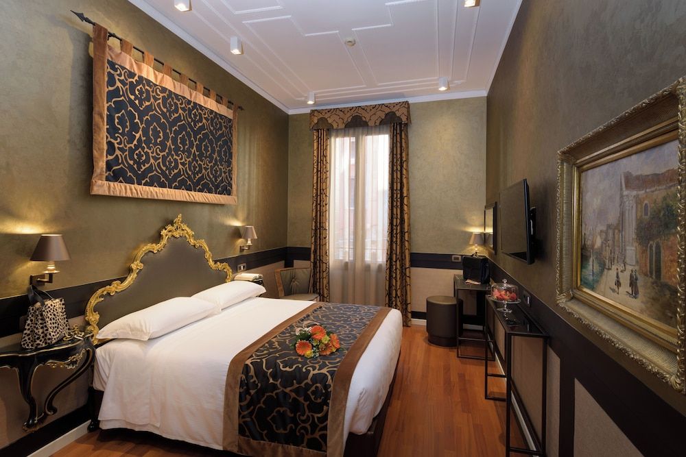 Unahotels Ala Venezia - Adults Only Deluxe Room View, with double bed or 2 single beds 25