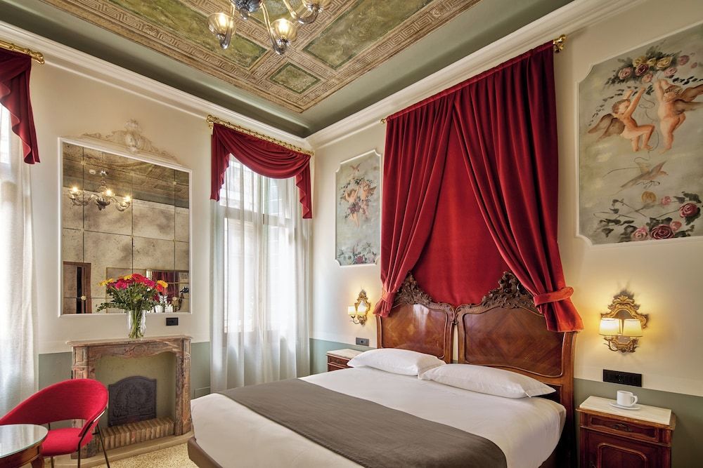Unahotels Ala Venezia - Adults Only Deluxe Room View, with double bed or 2 single beds 46