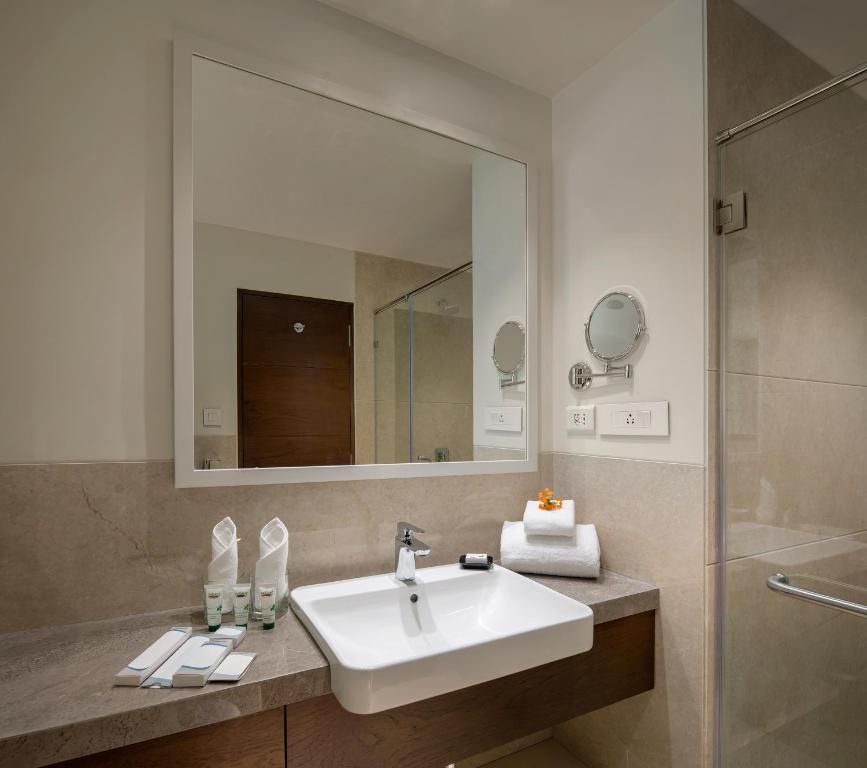 Kabir Hotel & Spa Executive Room 5