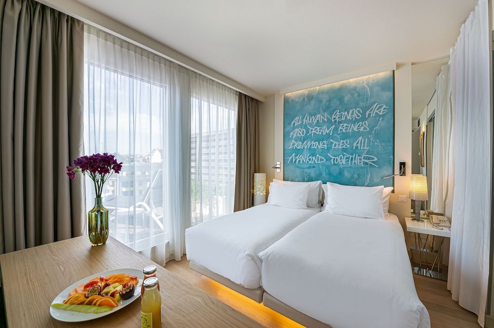 undefined Hotel N'vY 5