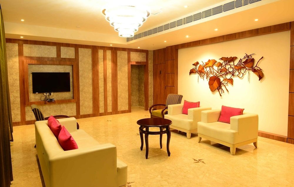 undefined Hotel Shoolin Grand 3