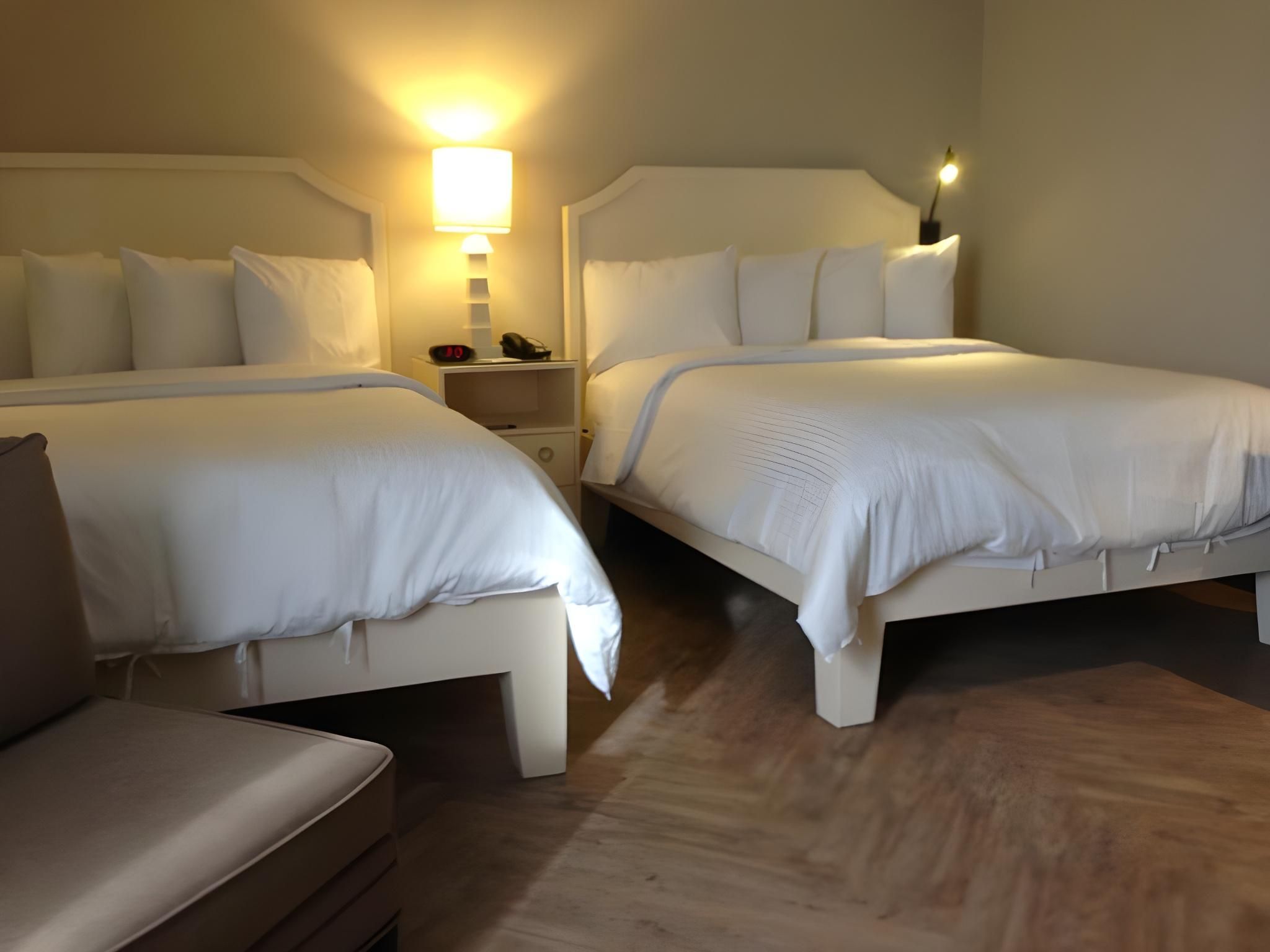 2 Queen Beds Accessible