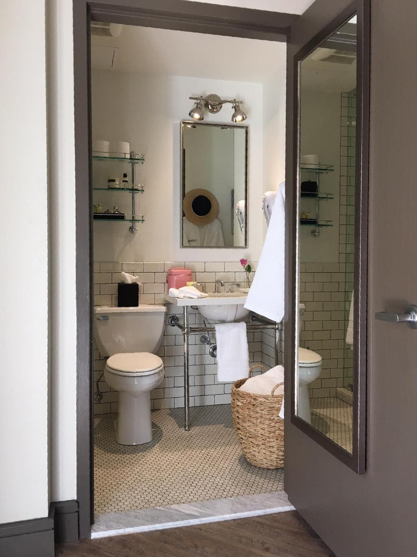 undefined Hollywood Hotel 4