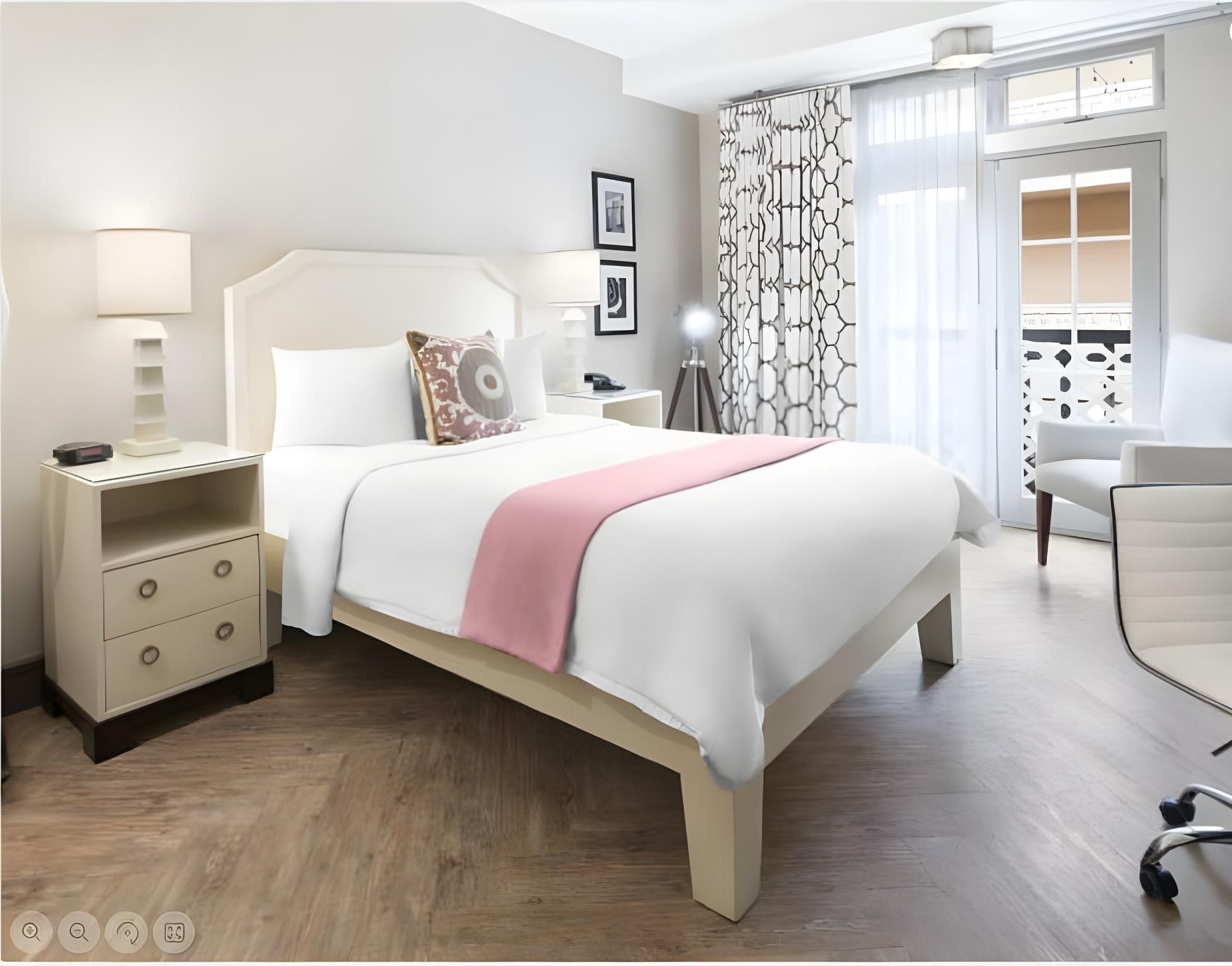 undefined Hollywood Hotel 8