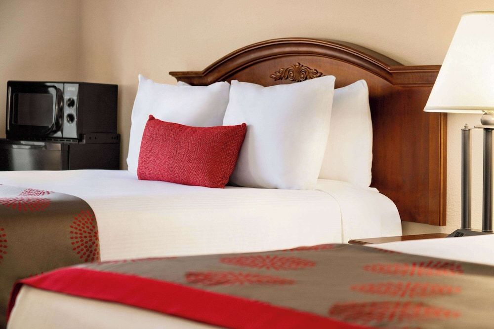 Standard Room, 2 Queen Beds, Non Smoking