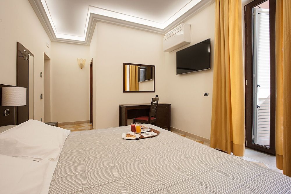 Hotel Del Golfo Quadruple Room 10