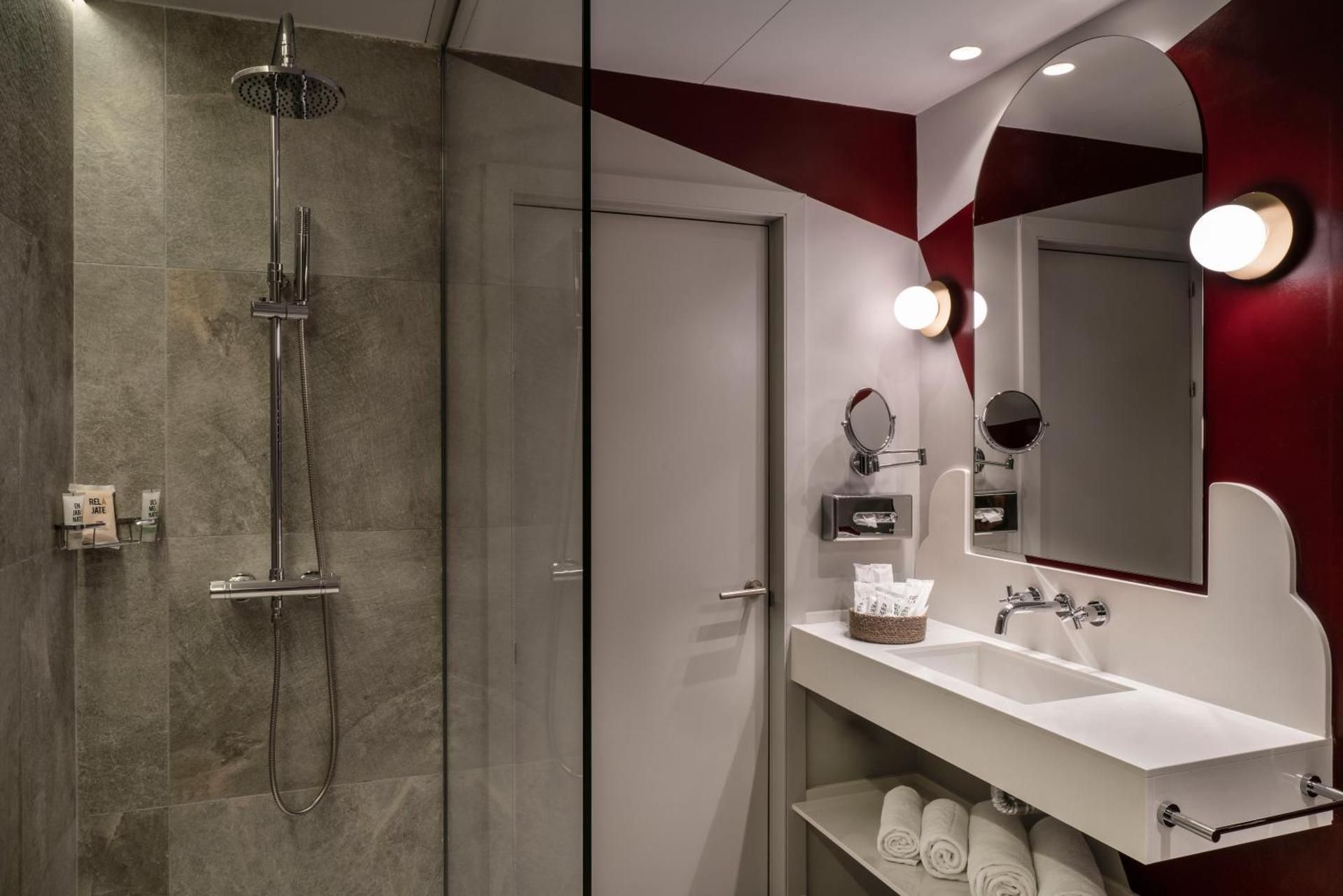 undefined Vincci Capitol Hotel 10