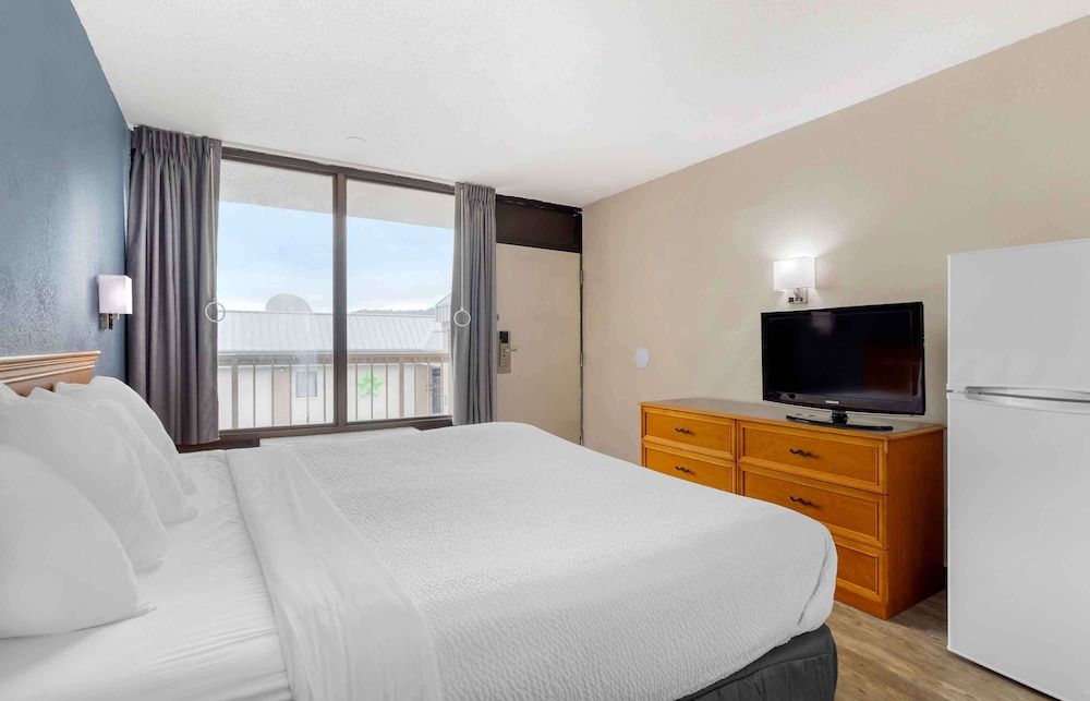 Studio, 1 King Bed, Non Smoking