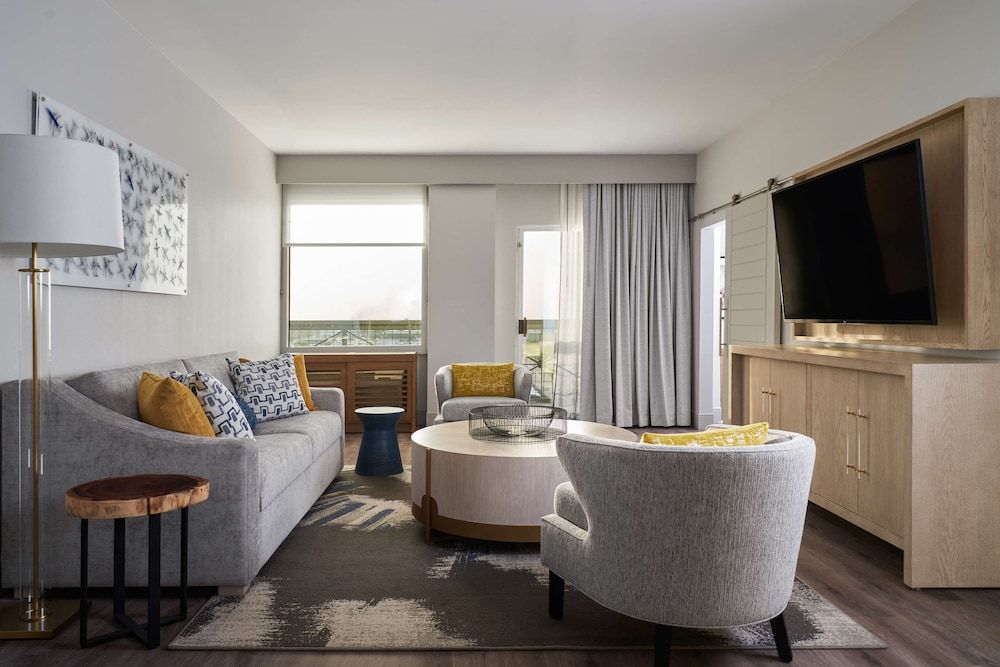 Suite, 1 King Bed, Non Smoking, Refrigerator (Roll-in Shower)