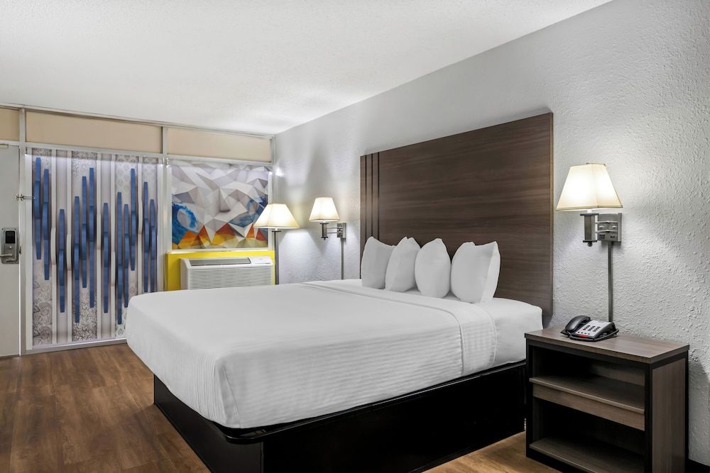 Standard Room, 1 King Bed, Non Smoking