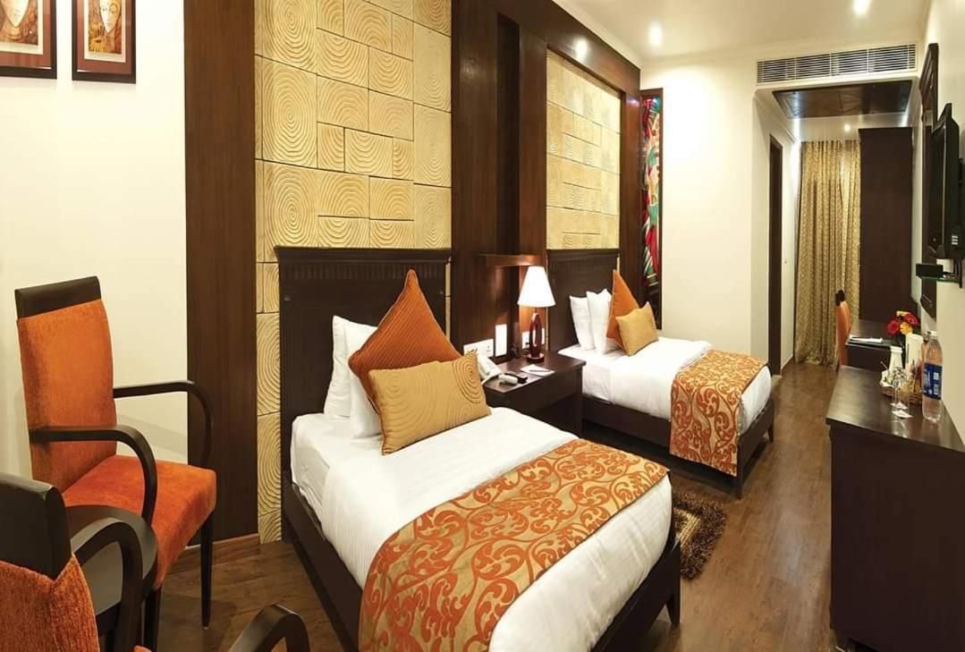 Comfort Inn BL Deluxe Room 3