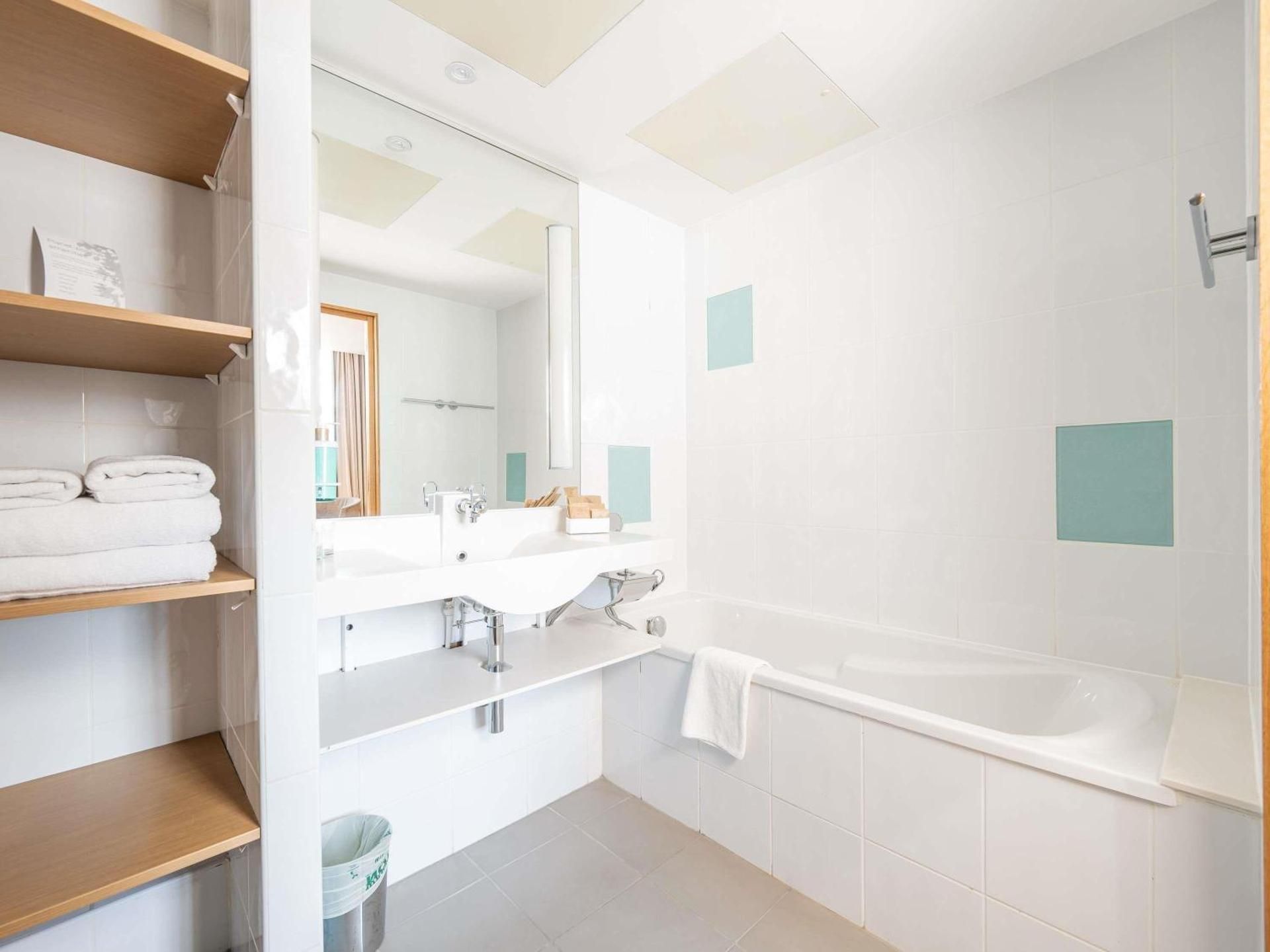 undefined Novotel Cardiff Centre Hotel 3