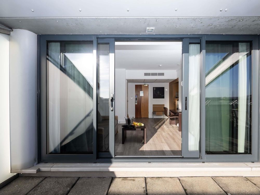 undefined Novotel Cardiff Centre 4