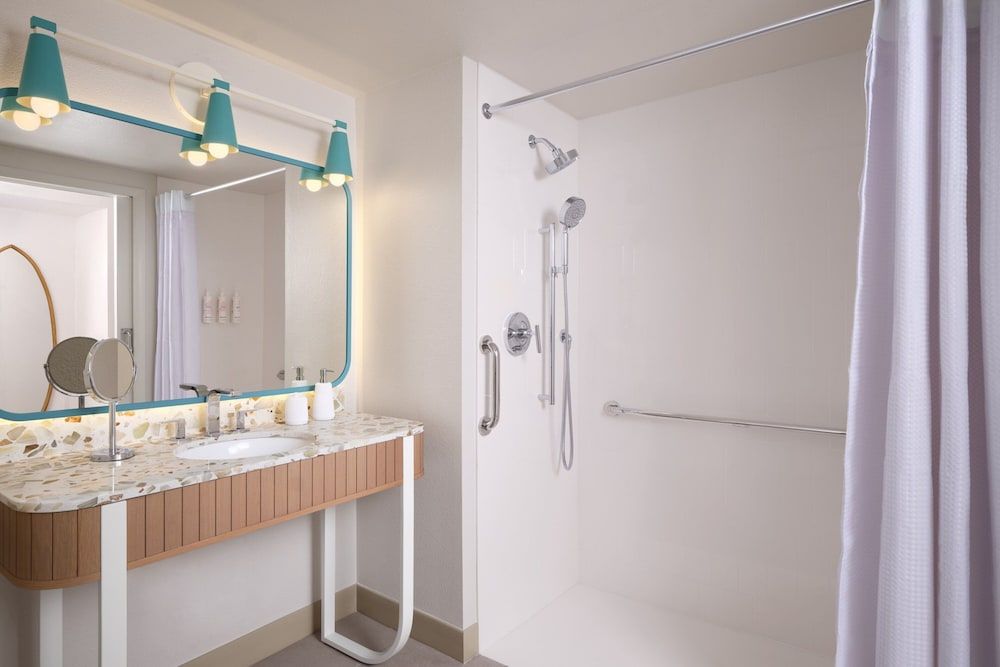 Room, Multiple Beds, Non Smoking, Tower (Balcony)