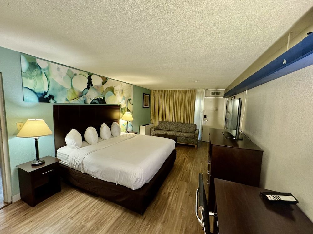 Suite, 1 King Bed