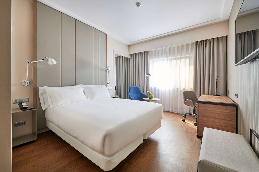 NH Lisboa Campo Grande Standard Room 2