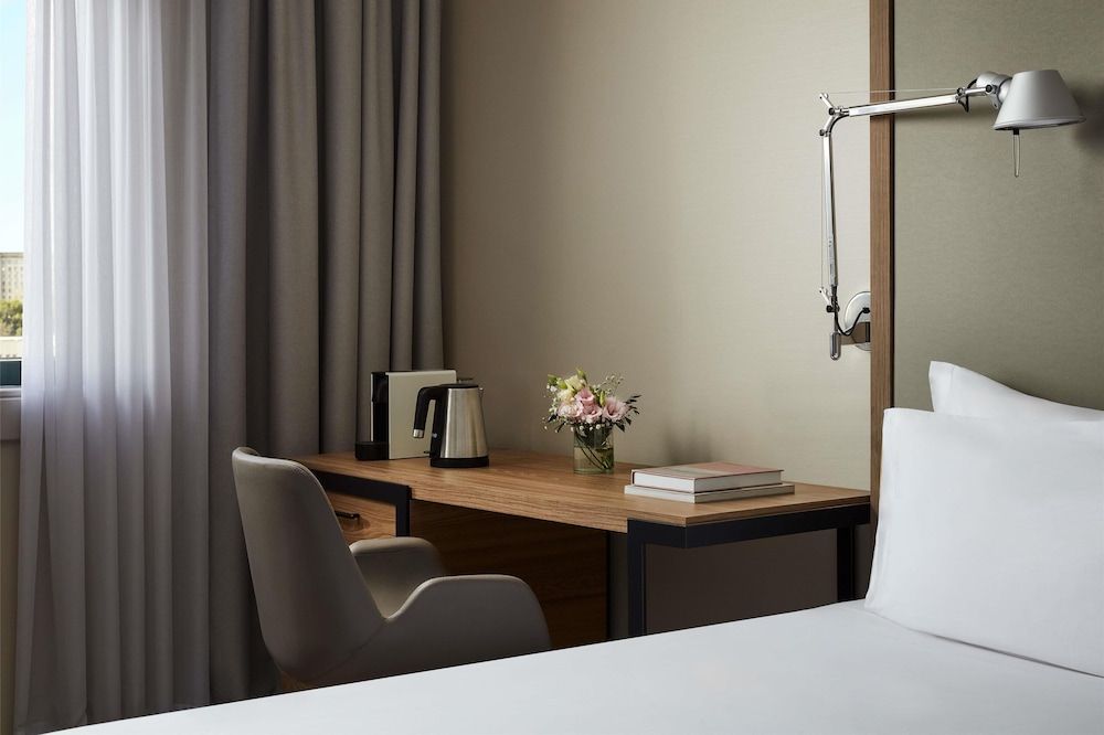NH Lisboa Campo Grande Family Room 5