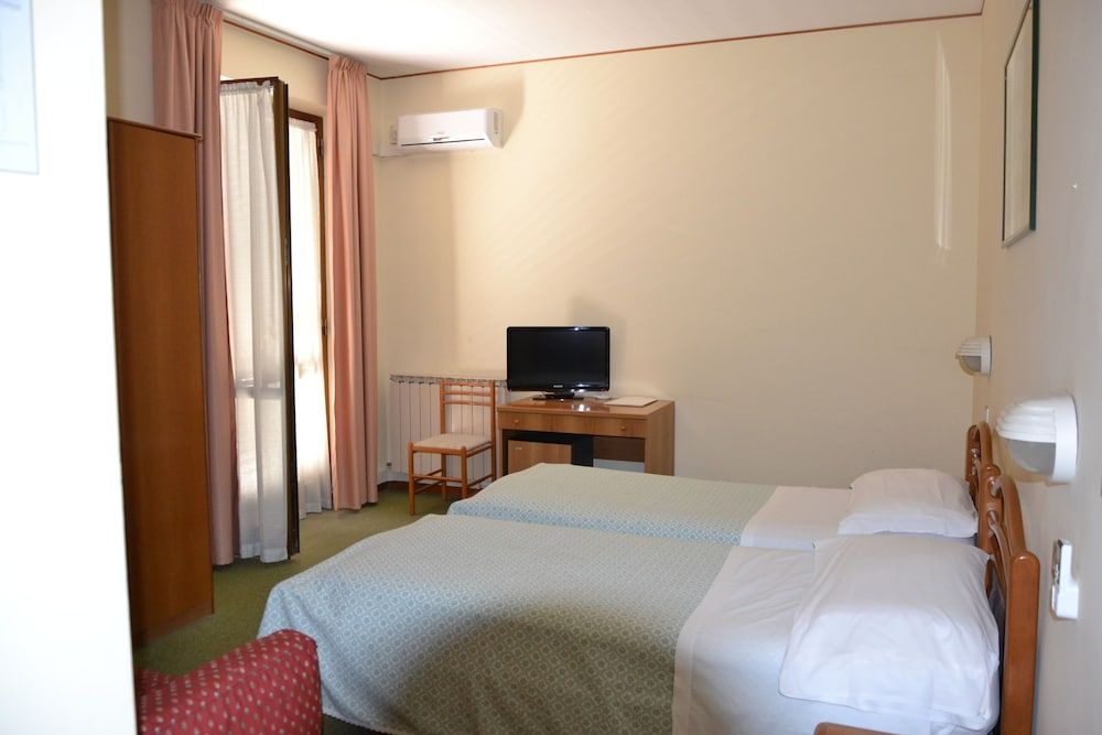 Basic Double Room