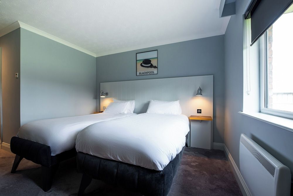 Village Hotel Blackpool Twin Room, 2 Twin Beds 2