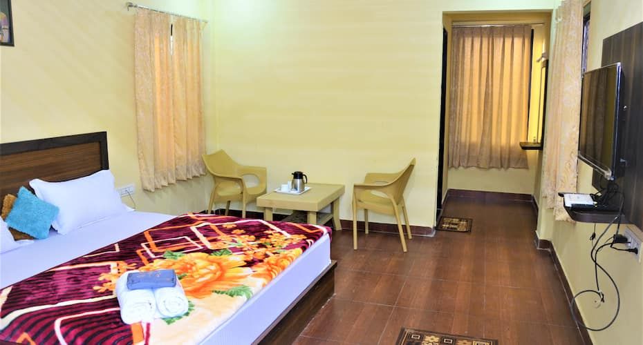 Chitrakoot Garden and Resorts Sweet Cottage Mountain View AC Room 5