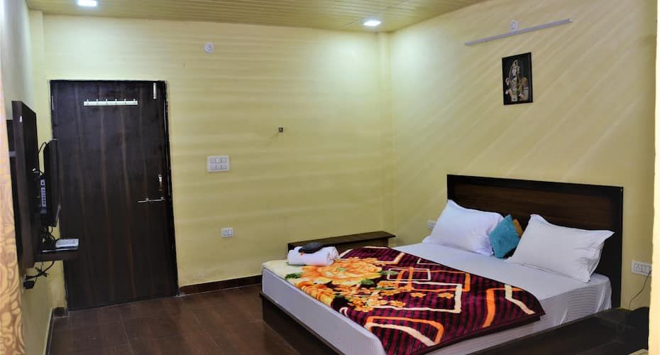 Chitrakoot Garden and Resorts Sweet Cottage Mountain View AC Room 2
