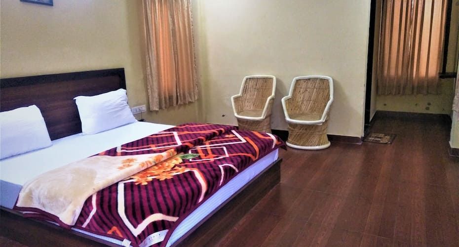 Chitrakoot Garden and Resorts Sweet Cottage Mountain View AC Room 3