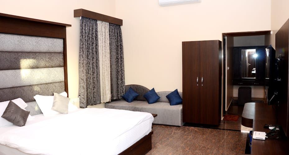 Premium_Room_lF9Y9d