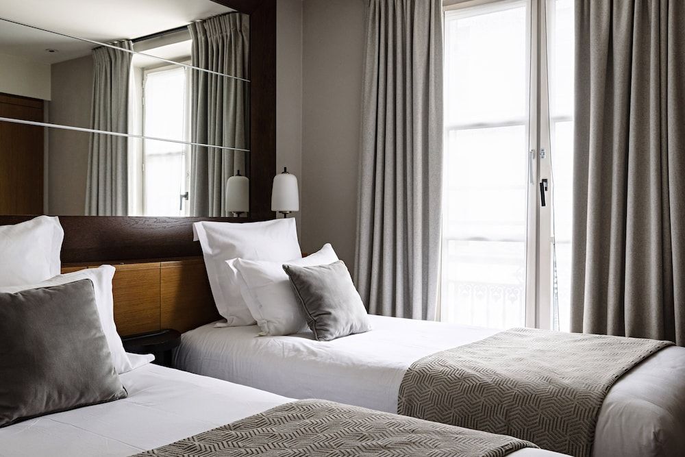 undefined Holiday Inn Paris Palais de l'Elysée by IHG 10