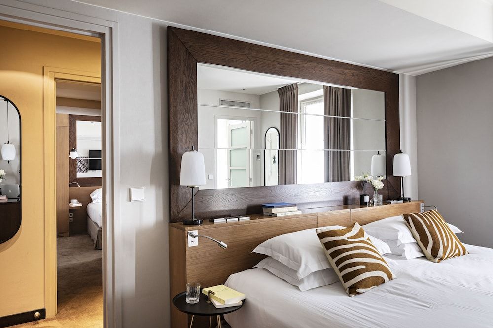 Holiday Inn Paris Palais de l'Elysée by IHG Standard Room, 1 King Bed 3