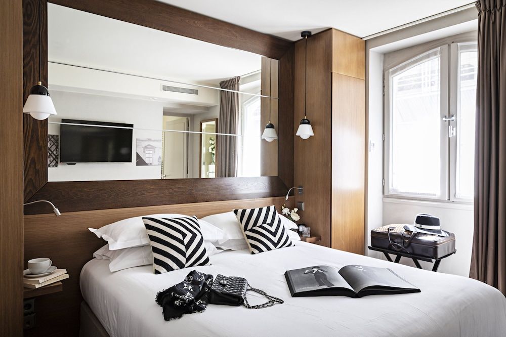 undefined Holiday Inn Paris Palais de l'Elysée by IHG 2