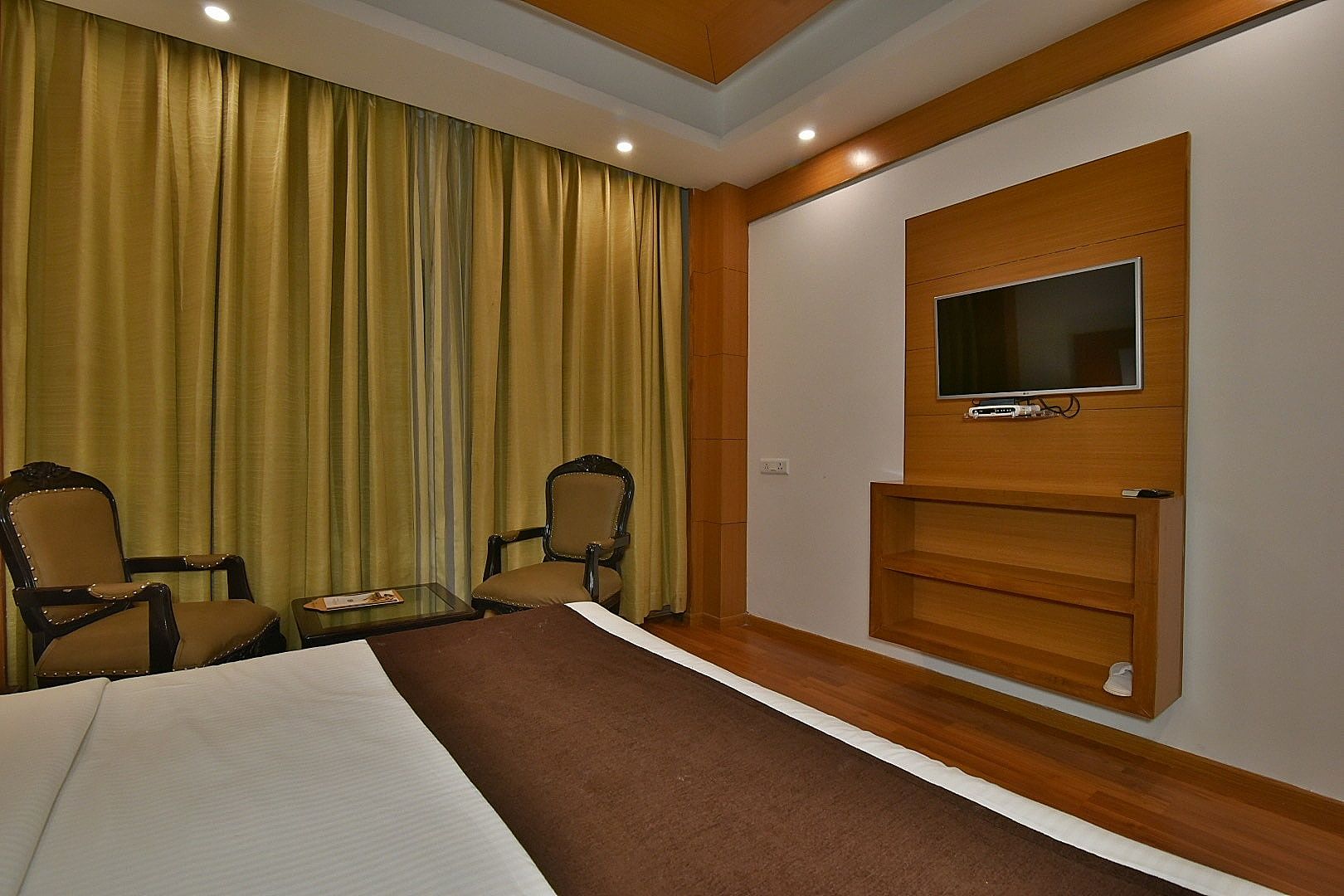DLS Highland Resort and Spa Deluxe Room 7