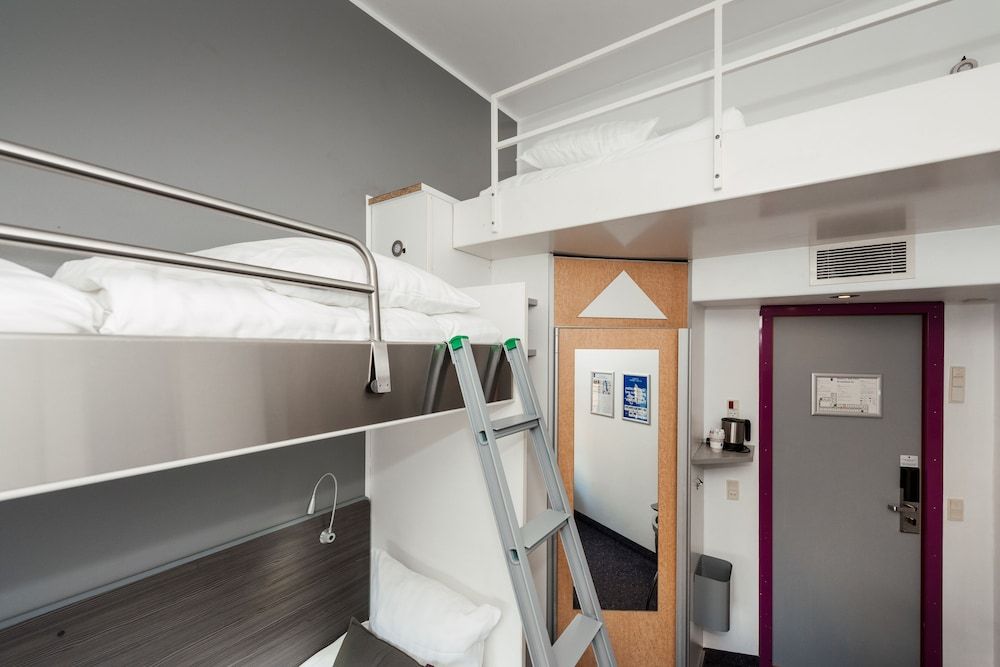 CABINN Scandinavia Hotel Standard Quadruple Room 5