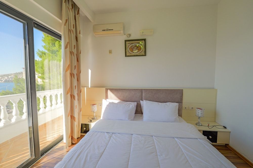 Hotel Iliria Economy Double Room, Sea View 2