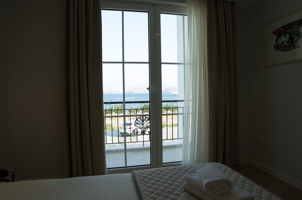 Vila Kalcuni Deluxe Double Room, Balcony, Sea View 11