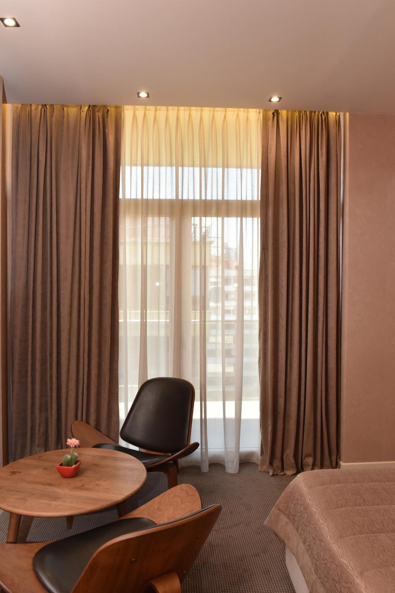 undefined La Boheme Hotel 8