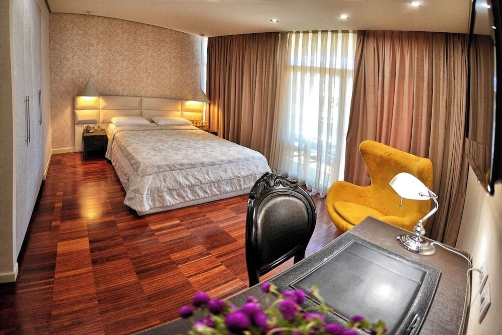 undefined La Boheme Hotel