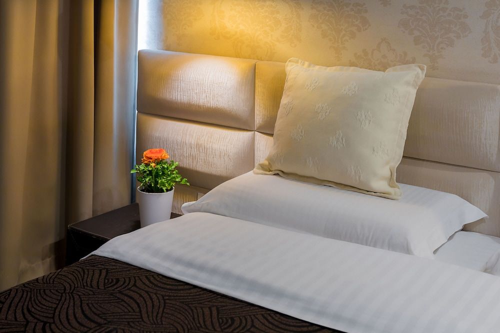 undefined La Boheme Hotel 10