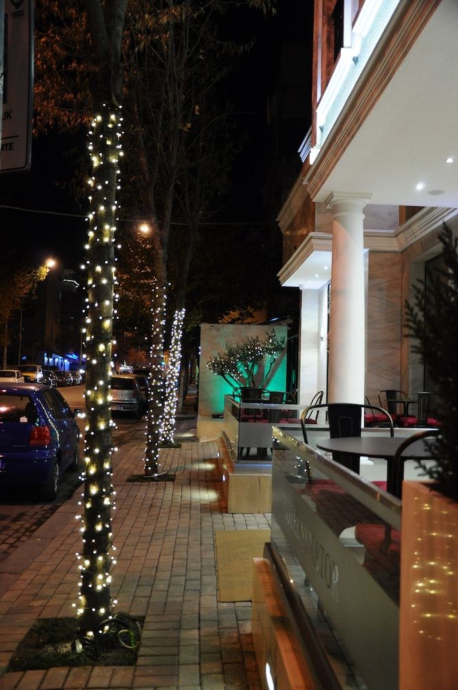 undefined Senator Hotel 10