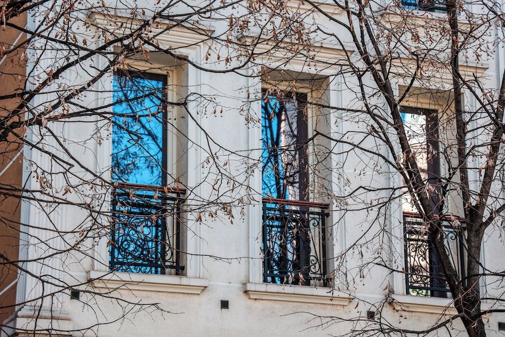 undefined Senator Hotel 8