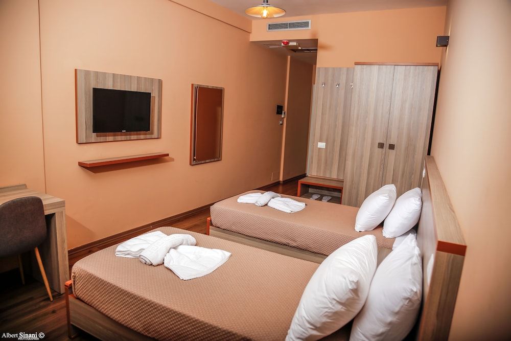 Arc Hotel Tirana Standard Twin Room, City View 4